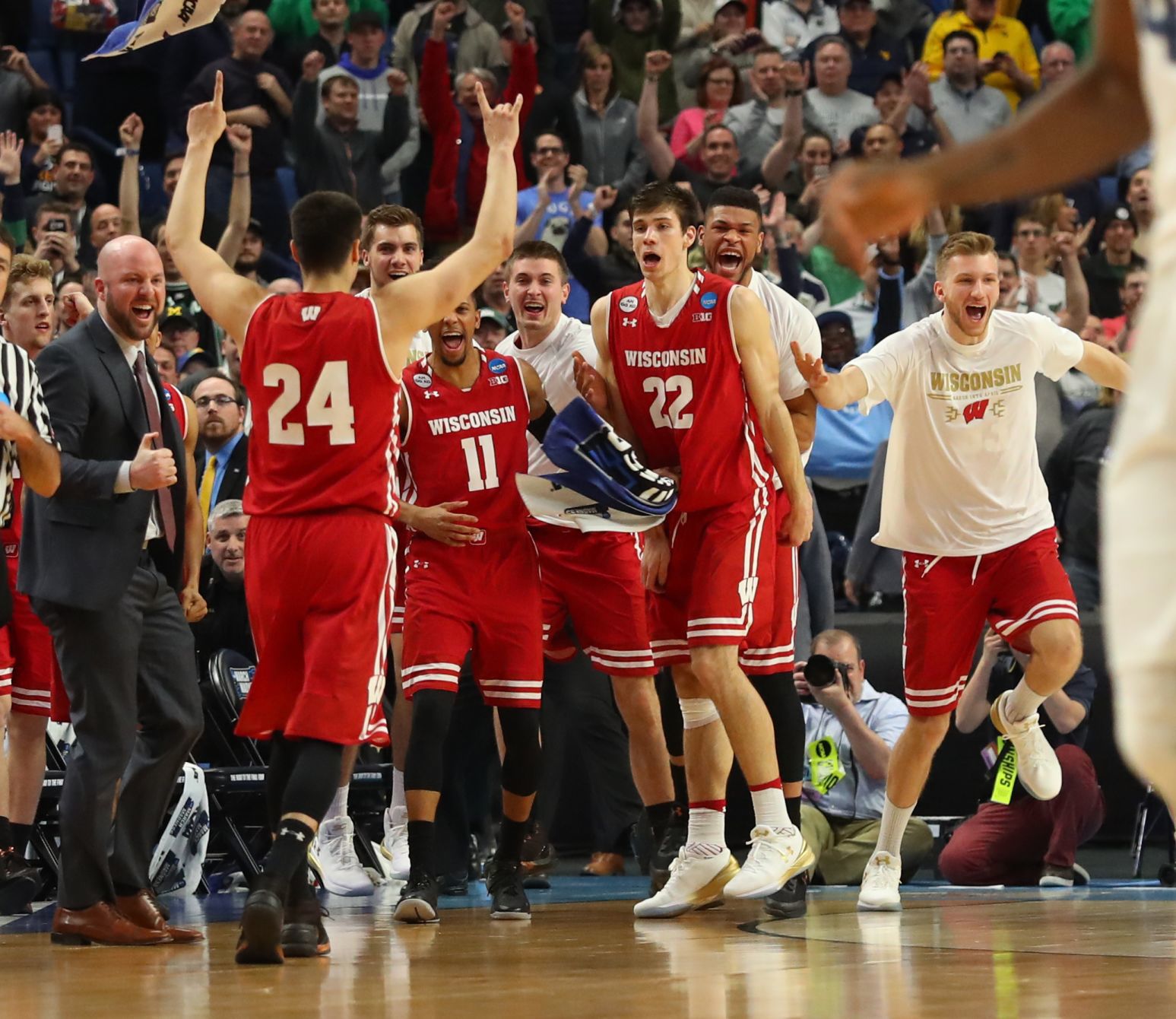 Badgers 65, Wildcats 62